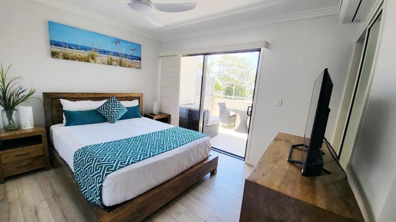Eden By The Bay Aparthotel Hervey Bay 4*,