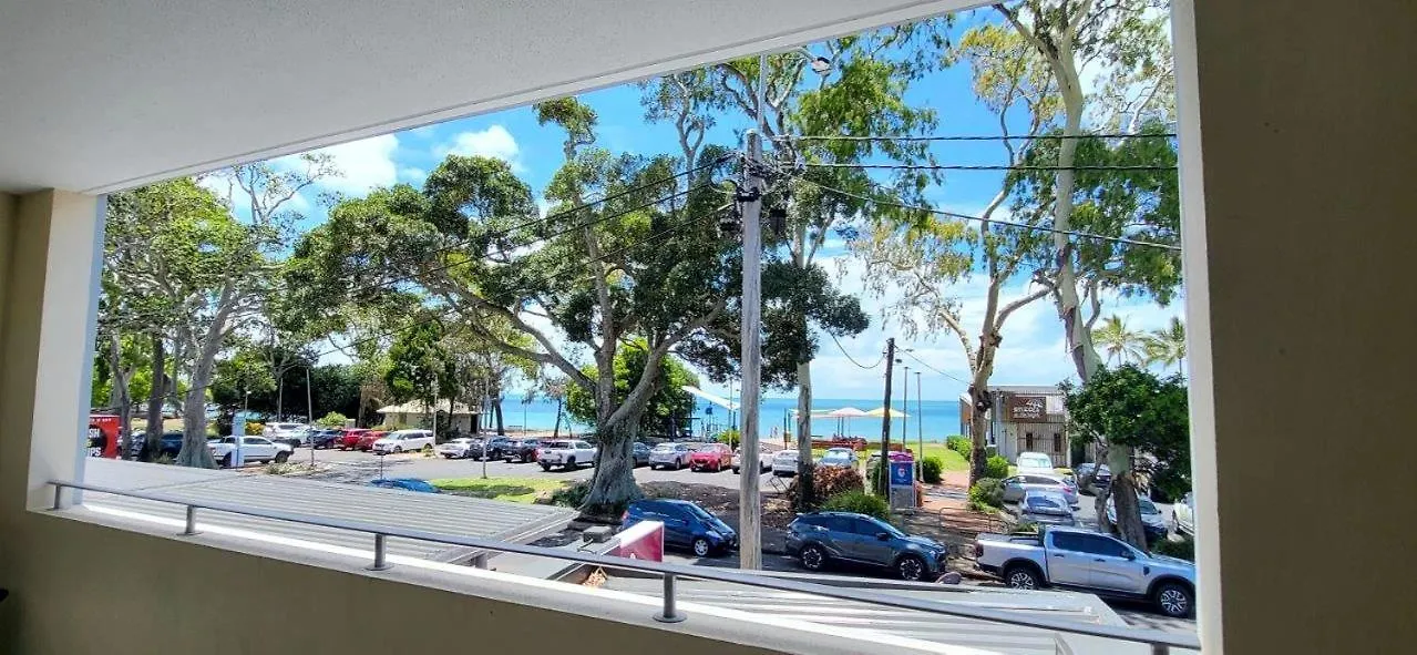 Eden By The Bay Aparthotel Hervey Bay 4*,
