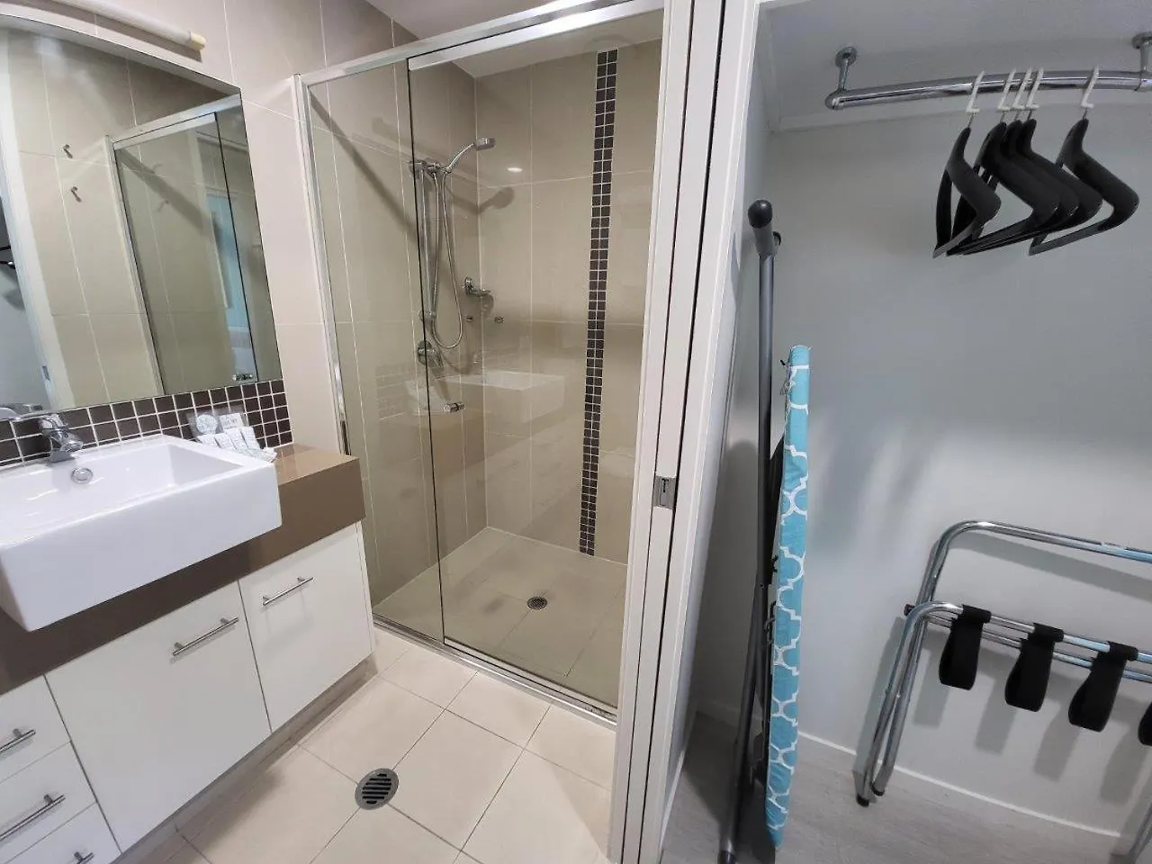 Eden By The Bay Aparthotel Hervey Bay 4*,  Australia